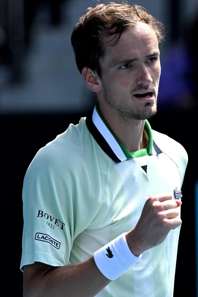 超赛场上屡 超赛场上屡