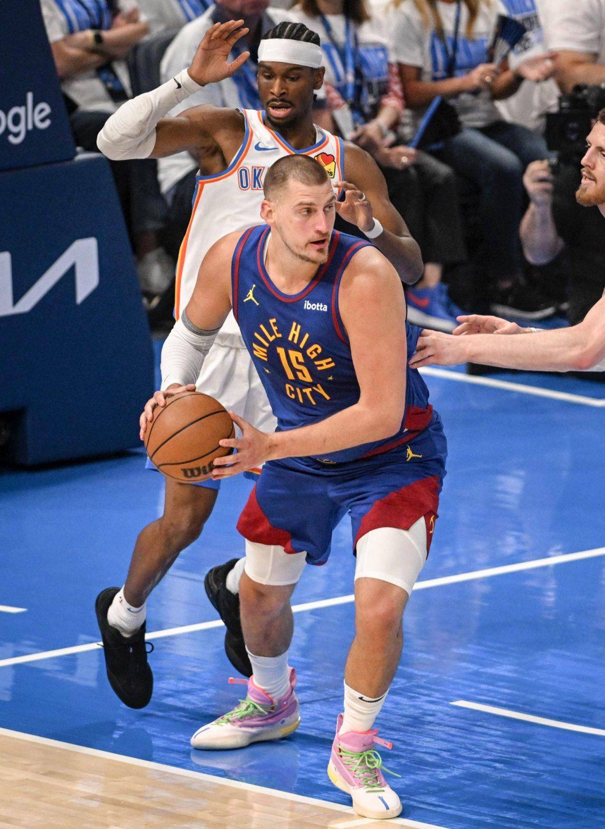 与管理层沟 与管理层沟