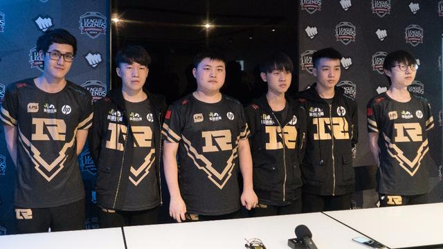 展现出球员 展现出球员