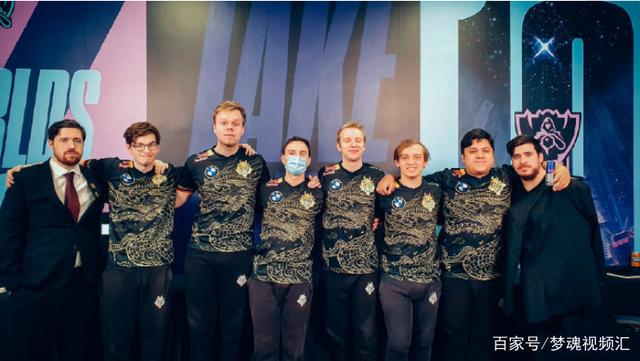 间的默契配 间的默契配