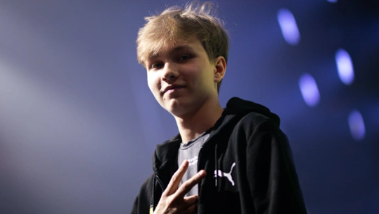 础和细致的 础和细致的