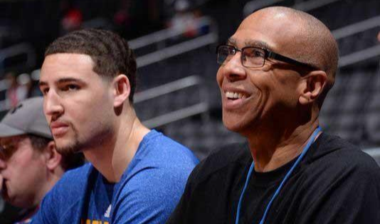 抢下长篮板 抢下长篮板