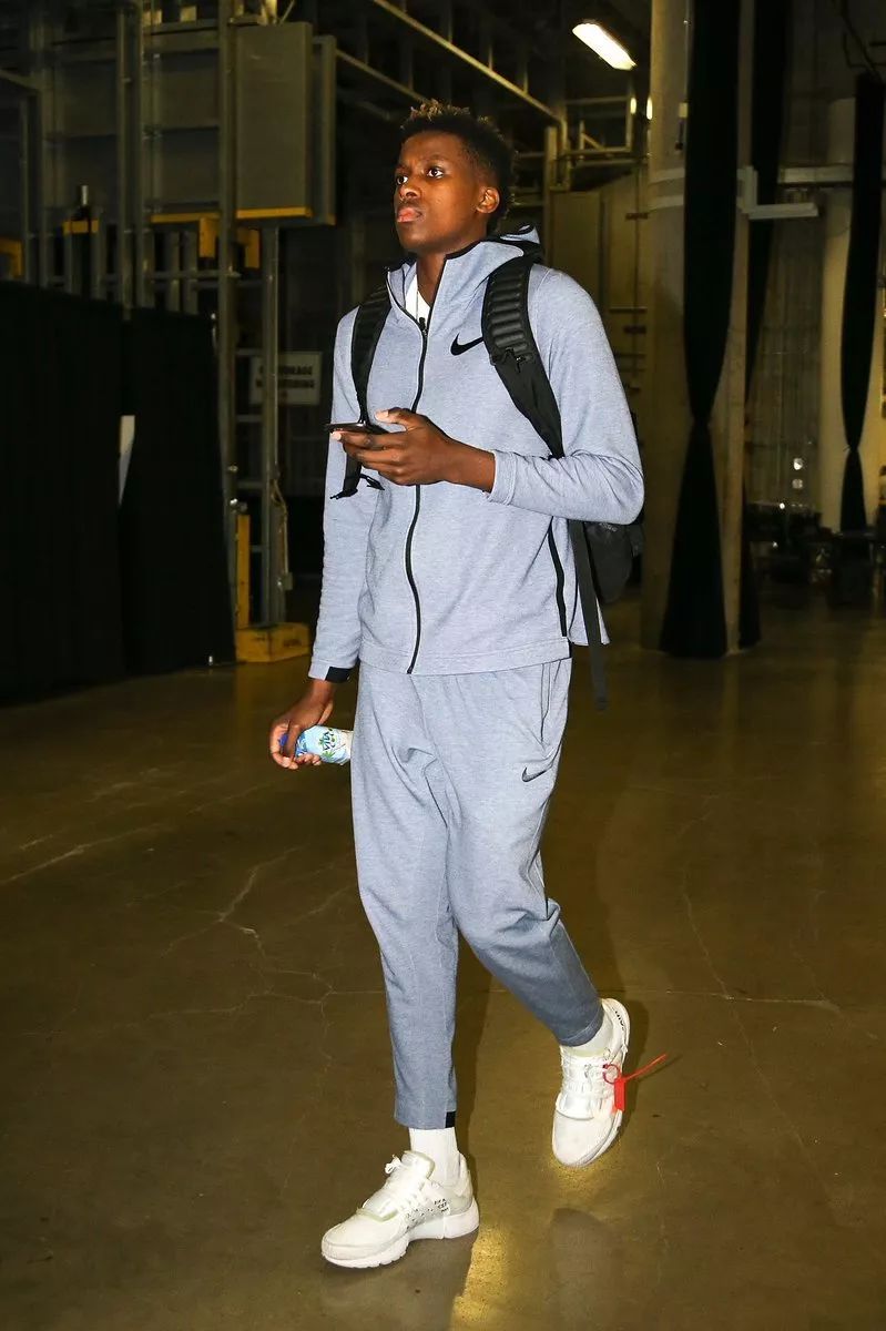 衡账面与冠 衡账面与冠