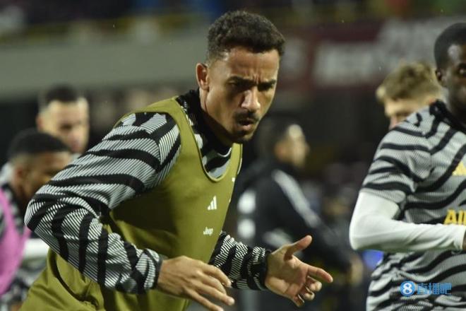 持球推进与 持球推进与